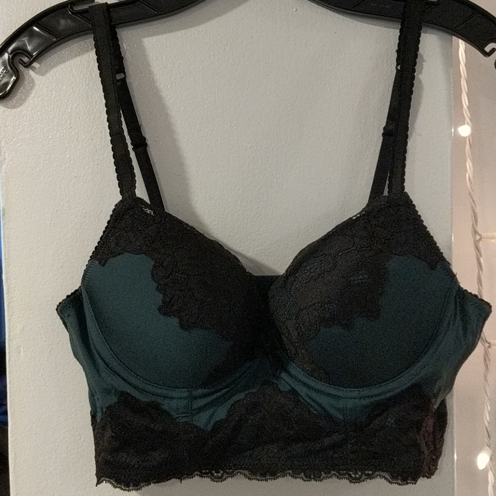 NWOT H&M forest green lace and satin bra